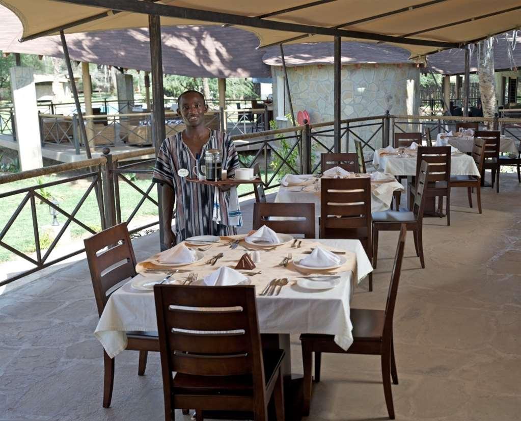 Hotel Ashnil Samburu Camp Restaurace fotografie